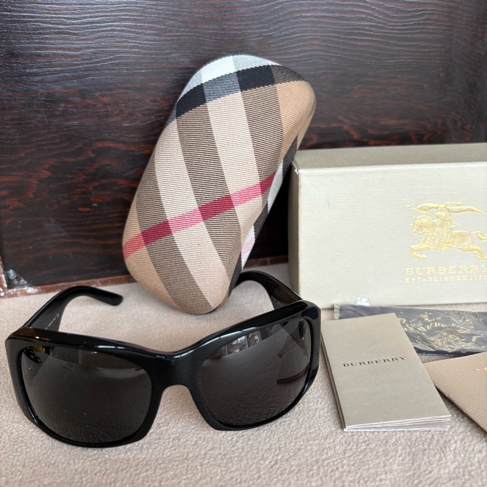 Authentic Burberry B4037 Black Rectangular Sungla… - image 1